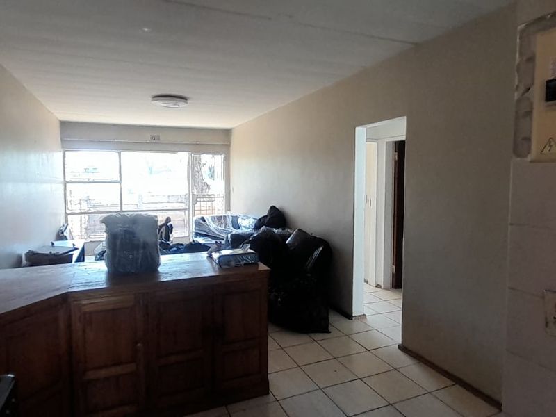 Two-bedroom flat in Meyerton Central - Photo 7