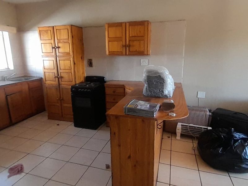 Two-bedroom flat in Meyerton Central - Photo 5