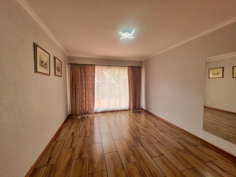 PRIME SPOT Family Home In SE 3 New To The Market - Photo 10
