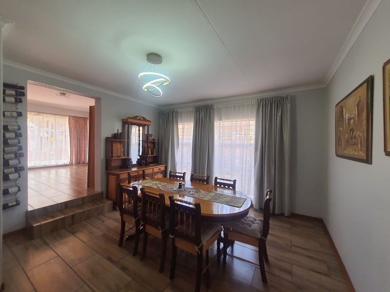 PRIME SPOT Family Home In SE 3 New To The Market - Photo 5