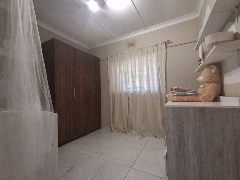 Newly Renovated and in Immaculate condition!! - Photo 10