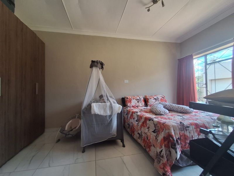 Newly Renovated and in Immaculate condition!! - Photo 9