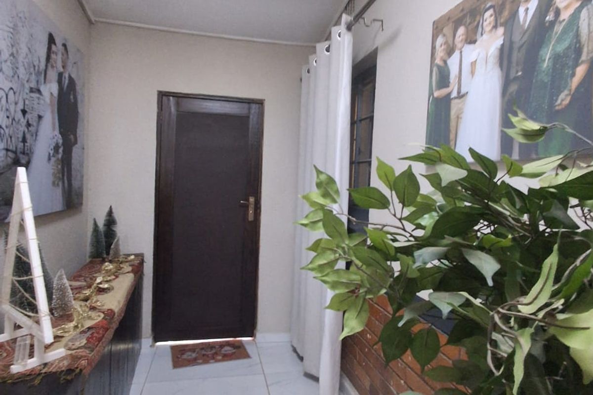 Newly Renovated and in Immaculate condition!! - Photo 2