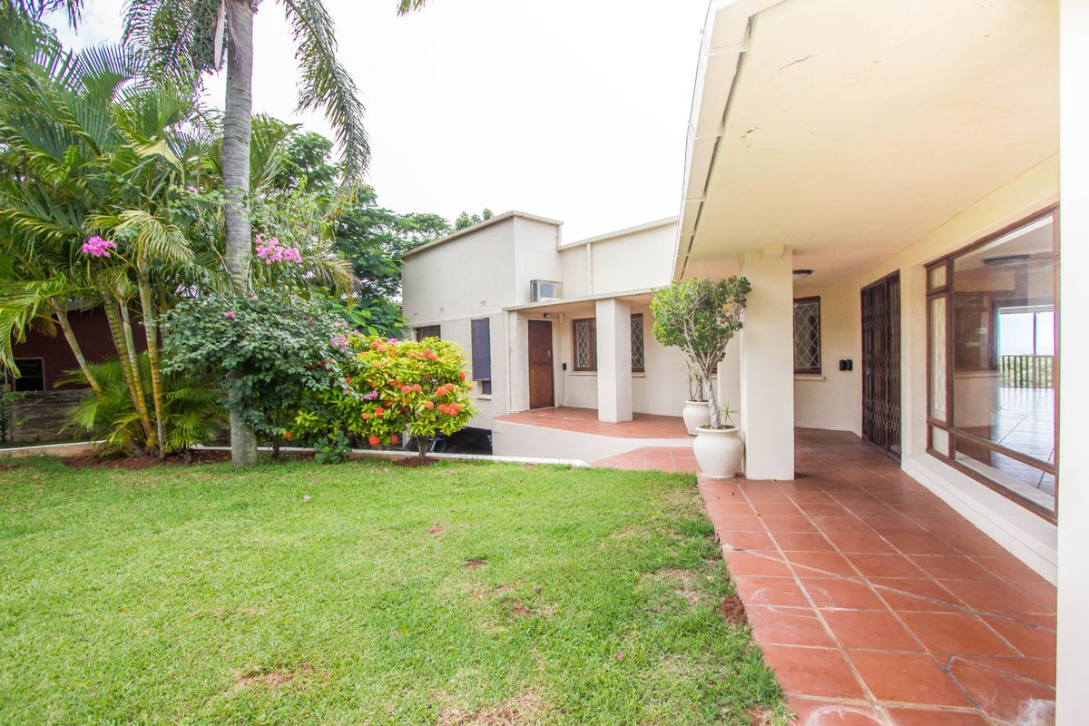 Exceptional Coastal Living with Panoramic Sea Views - Photo 3