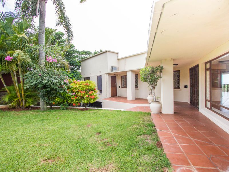 Exceptional Coastal Living with Panoramic Sea Views - Photo 3