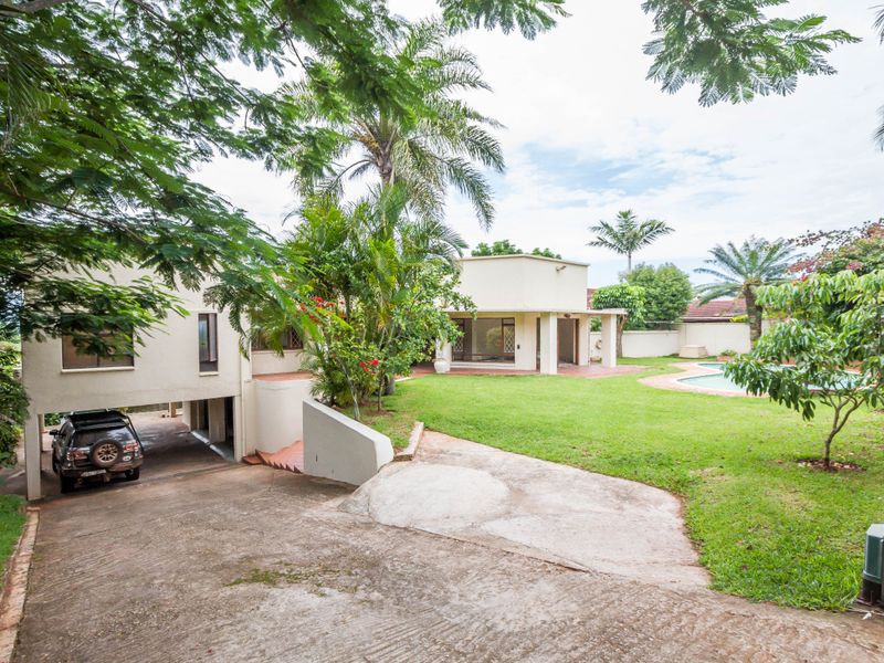 Exceptional Coastal Living with Panoramic Sea Views - Photo 4