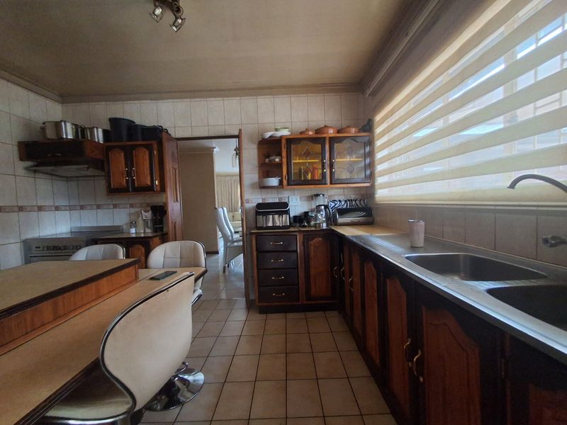 Immaculate and well kept 3 bedroom Family Home in Waldrift, Vereeniging. - Photo 7