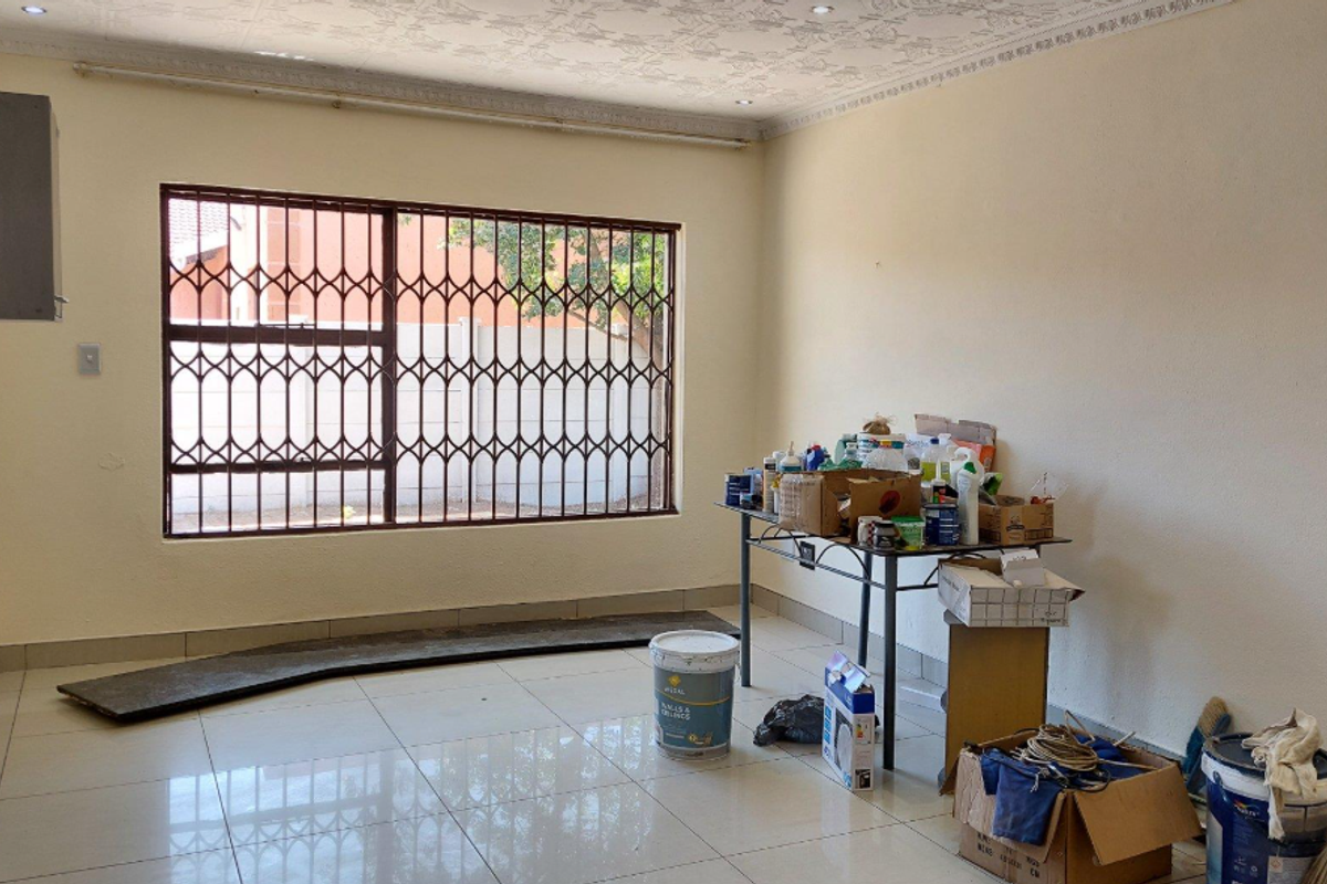 Charming home offers effortless comfort and functionality. - Photo 5