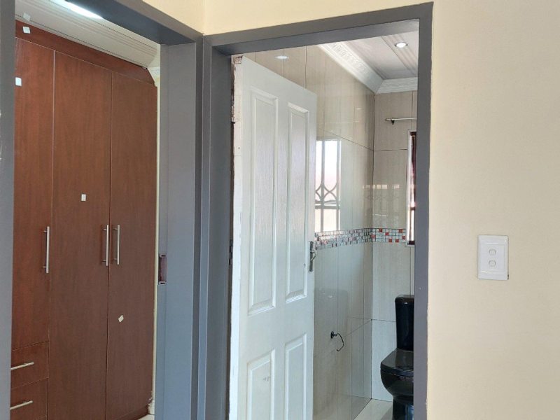 Charming home offers effortless comfort and functionality. - Photo 10