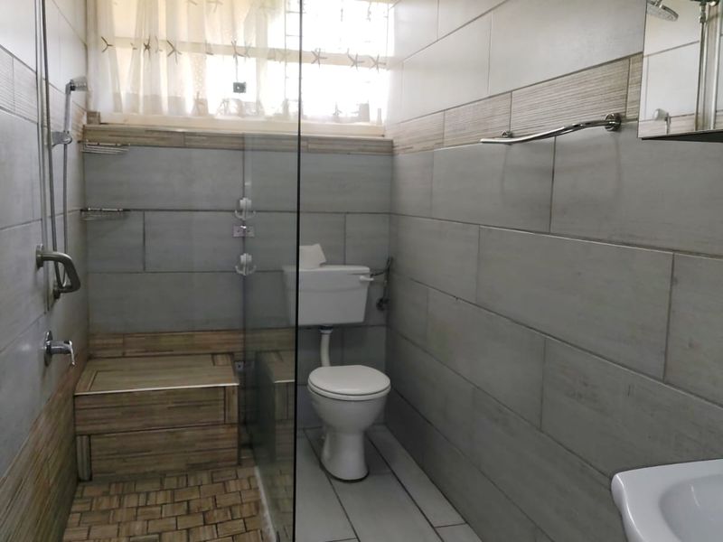 Apartment in popular complex located in Sasolburg. - Photo 9