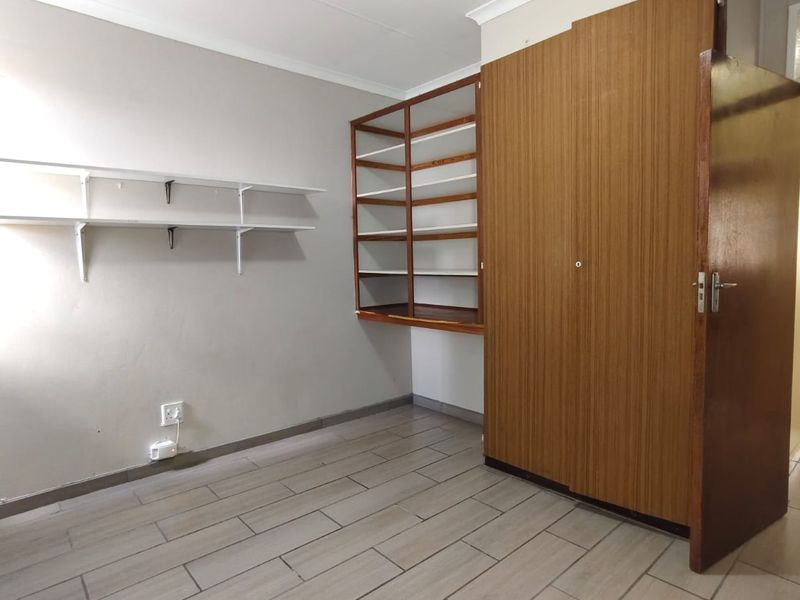 Apartment in popular complex located in Sasolburg. - Photo 7