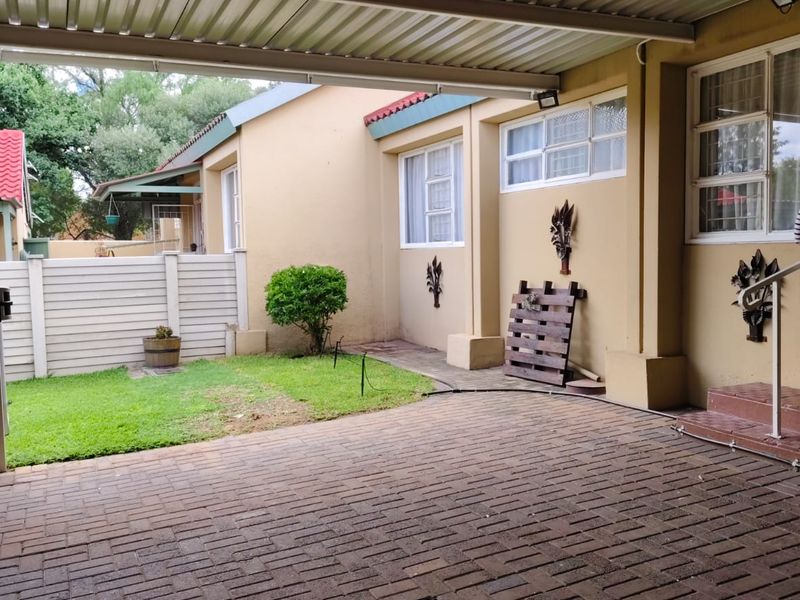 Apartment in popular complex located in Sasolburg. - Photo 3