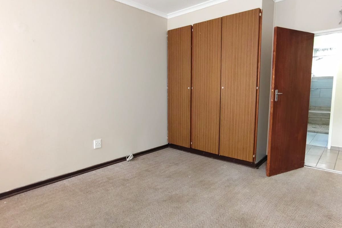 Apartment in popular complex located in Sasolburg. - Photo 5