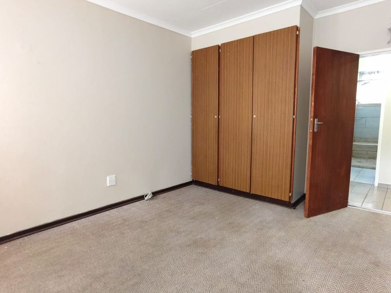 Apartment in popular complex located in Sasolburg. - Photo 5