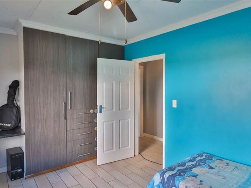 Whether you’re an extended family, an investor seeking returns, this property ticks every box. - Photo 9