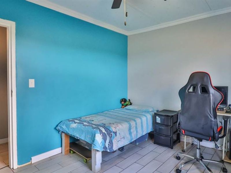 Whether you’re an extended family, an investor seeking returns, this property ticks every box. - Photo 8