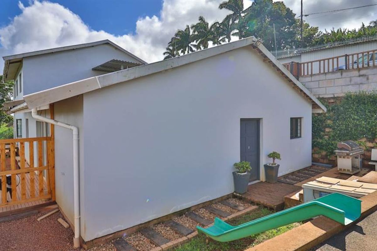 Whether you’re an extended family, an investor seeking returns, this property ticks every box. - Photo 5