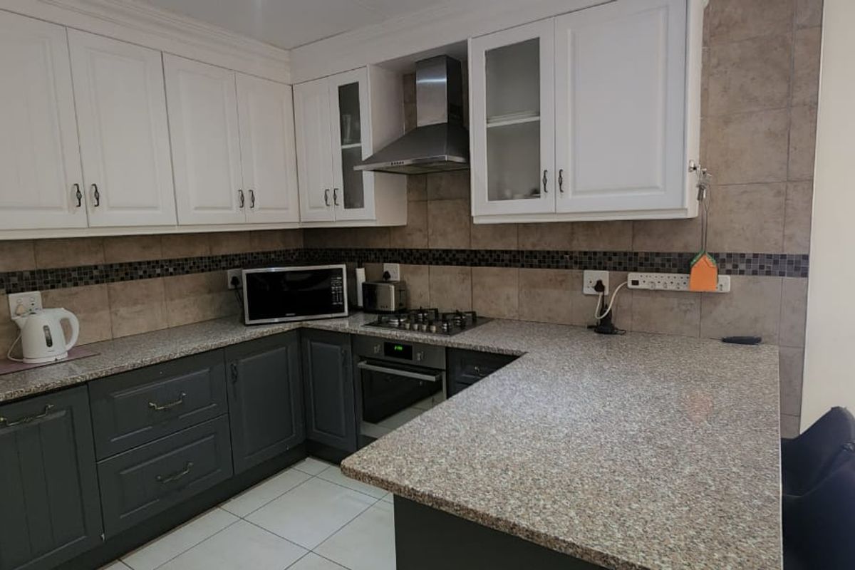 3-Bedroom Family Home with granny flat  for Sale - Photo 4