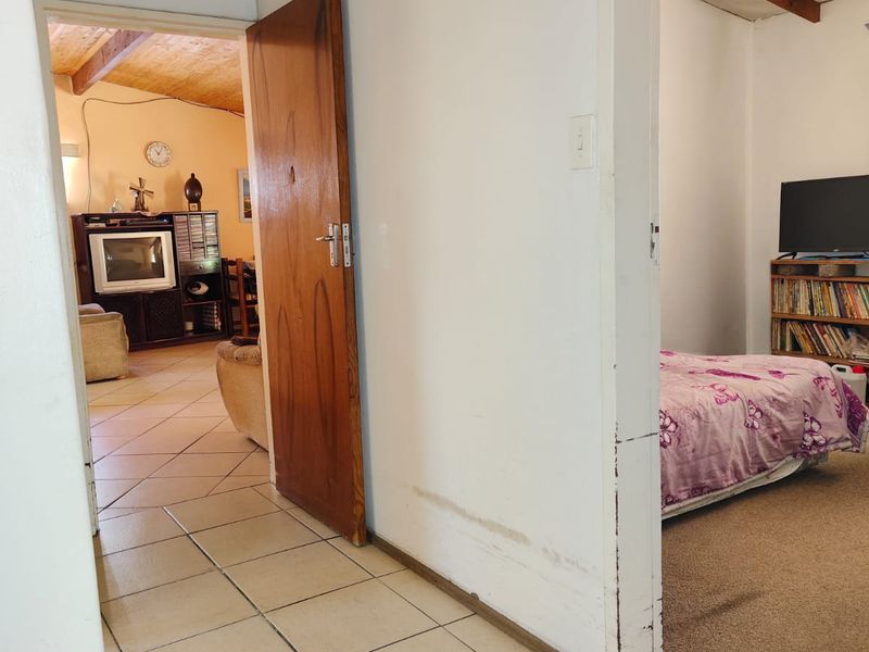 Family home at an absolutely fantastic price!! - Photo 6