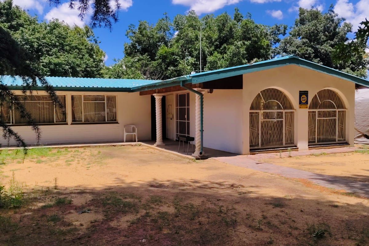 Family home at an absolutely fantastic price!! - Photo 2