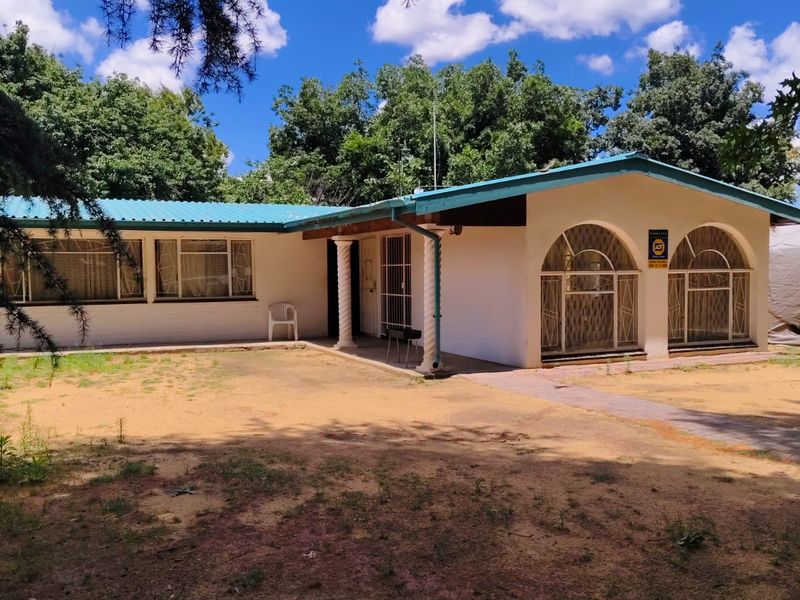 Family home at an absolutely fantastic price!! - Photo 2