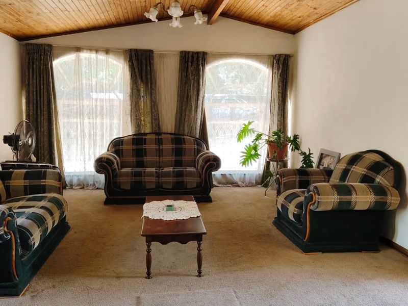 Family home at an absolutely fantastic price!! - Photo 5