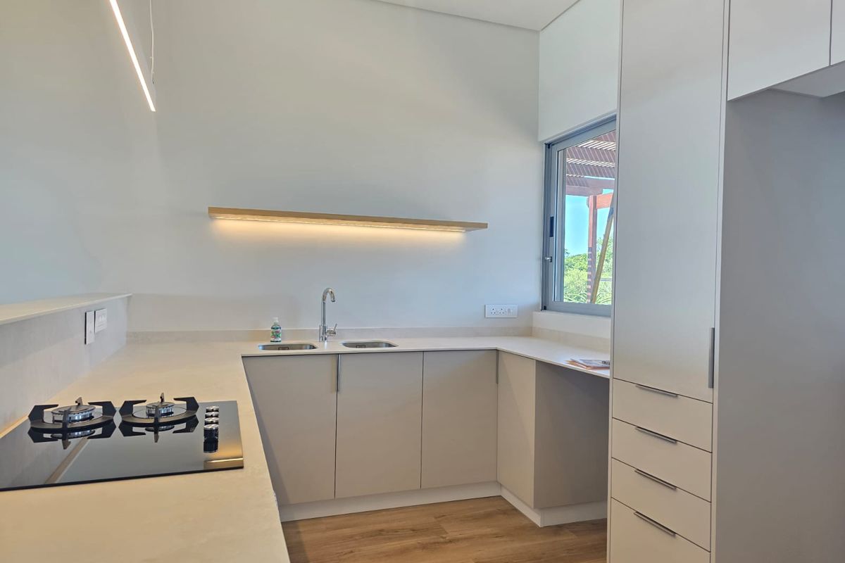 Luxurious Penthouse Living With Panoramic Sea Views – Simbithi Eco Estate - Photo 4