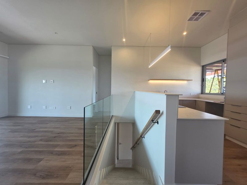 Luxurious Penthouse Living With Panoramic Sea Views – Simbithi Eco Estate - Photo 8