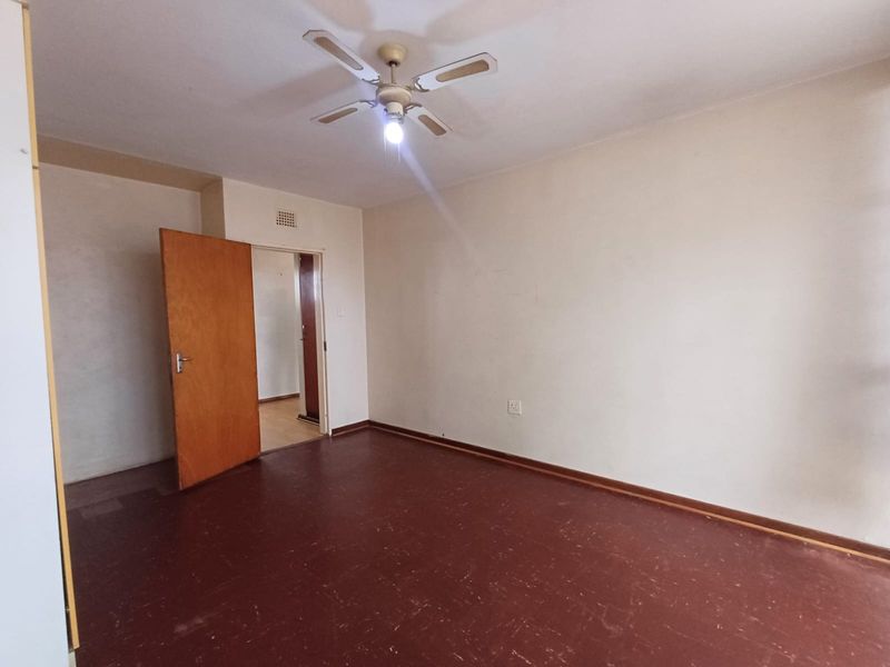 Well-Priced Ground Floor Unit with Lock-Up Garage - Photo 4