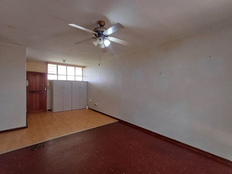 Well-Priced Ground Floor Unit with Lock-Up Garage - Photo 3