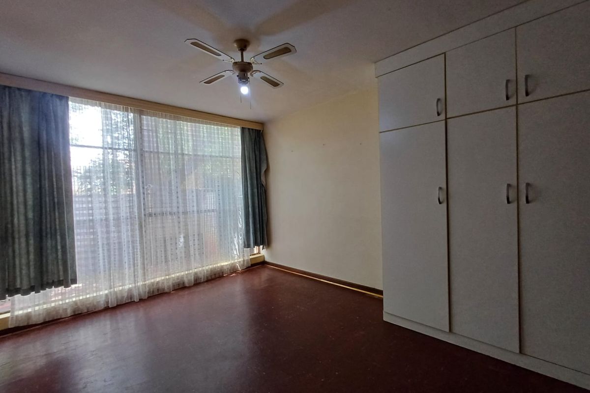Well-Priced Ground Floor Unit with Lock-Up Garage - Photo 5
