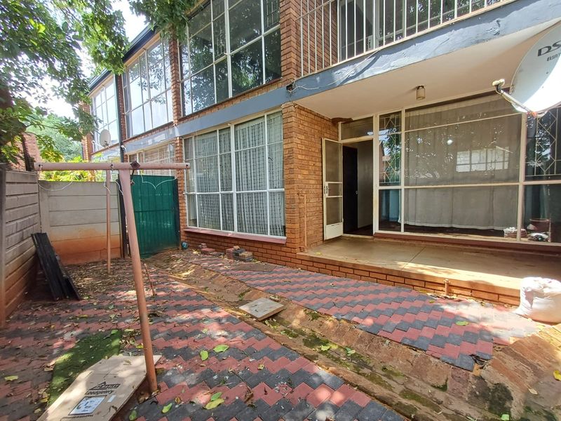 Well-Priced Ground Floor Unit with Lock-Up Garage - Photo 10