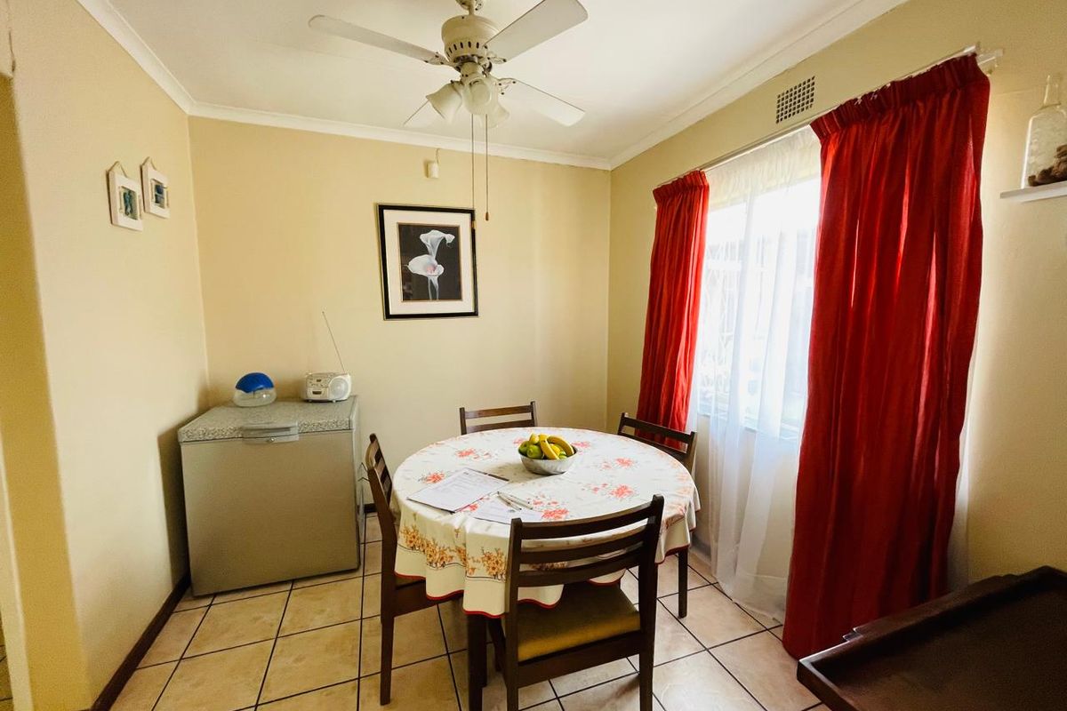 Lovely Family Home in Van Dyk Park, Boksburg - Photo 4