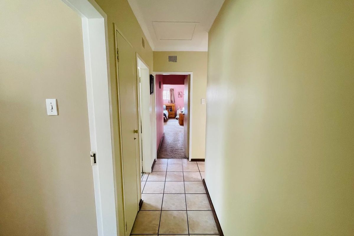 Lovely Family Home in Van Dyk Park, Boksburg - Photo 5