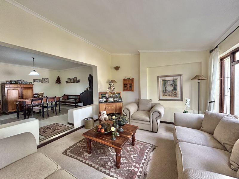 Spacious Family Home with a flatlet - Photo 5