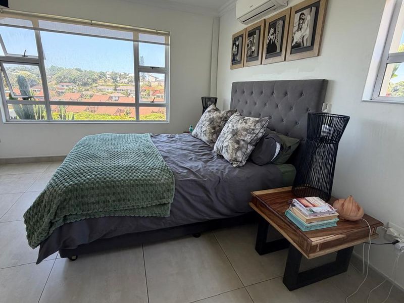 Beautifully Renovated 3-Bedroom Walk-In Apartment with Sea Views - Photo 9