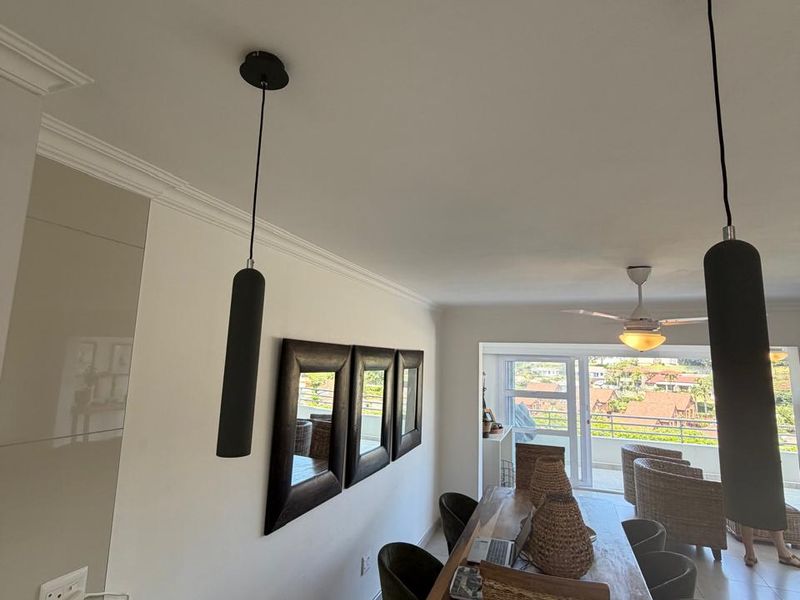 Beautifully Renovated 3-Bedroom Walk-In Apartment with Sea Views - Photo 4