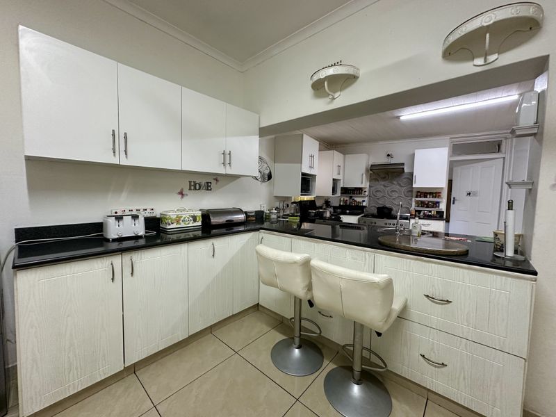 Immaculate 3-Bedroom Family Home with Flatlet for Sale in Arboretum - Photo 6