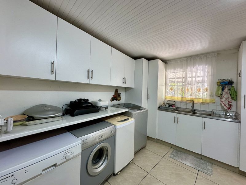 Immaculate 3-Bedroom Family Home with Flatlet for Sale in Arboretum - Photo 8