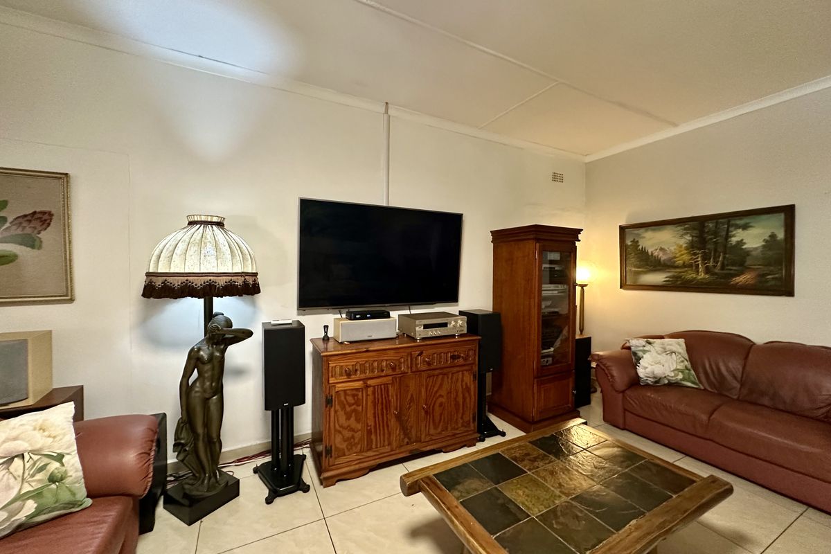 Immaculate 3-Bedroom Family Home with Flatlet for Sale in Arboretum - Photo 5