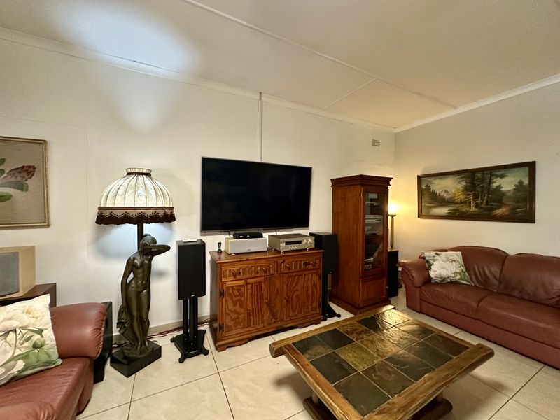 Immaculate 3-Bedroom Family Home with Flatlet for Sale in Arboretum - Photo 5