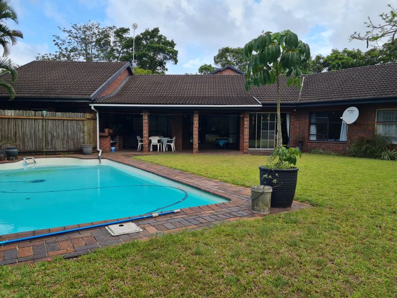 4 bedroom home with 2 flatlets in Meerensee-Bargain buy! - Photo 5