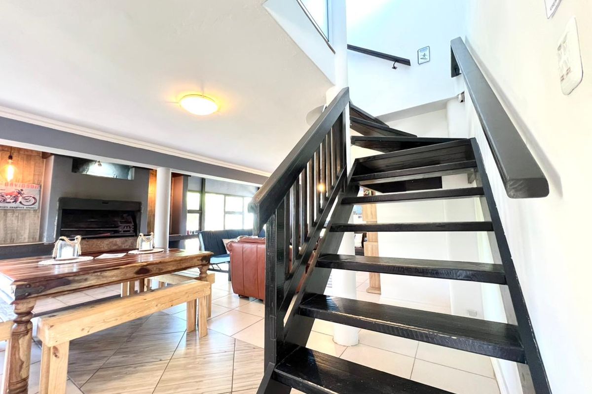 5 Bedroom house with flat in Paradise Beach - Photo 4