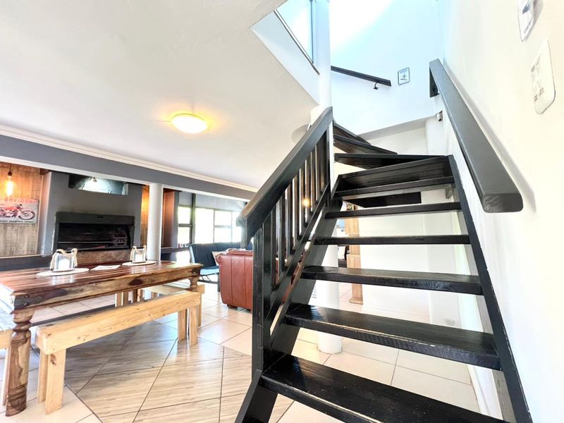 5 Bedroom house with flat in Paradise Beach - Photo 4