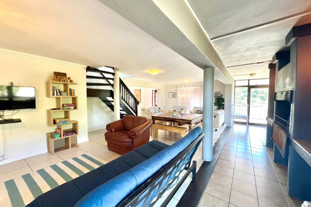 5 Bedroom house with flat in Paradise Beach - Photo 3