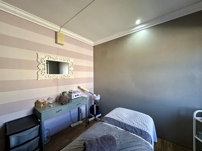 Prime Investment Opportunity – High Rental Yield & Exceptional Growth Potential - Photo 4