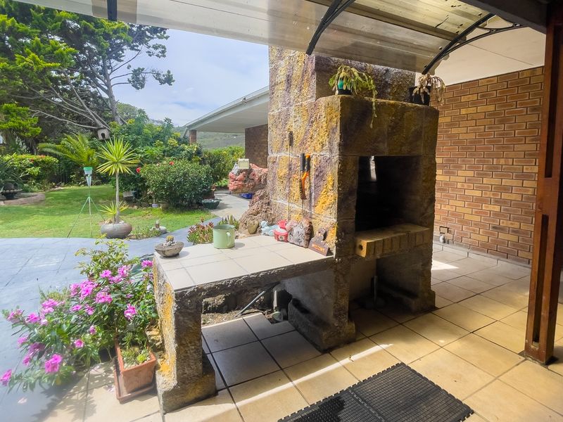 Close to the Beach | Sea Views | Multiple Living Options - Photo 7