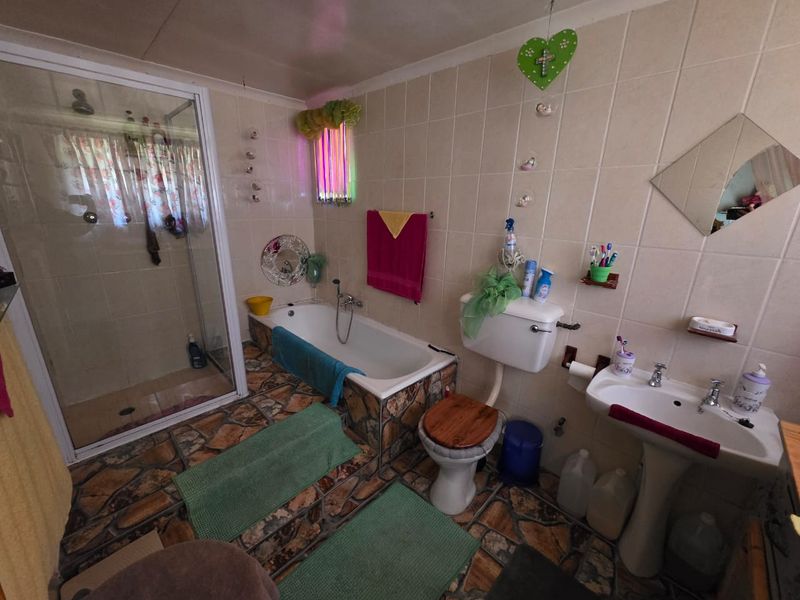 Beautiful House for Sale in Sasolburg – Perfect Business Opportunity! - Photo 10