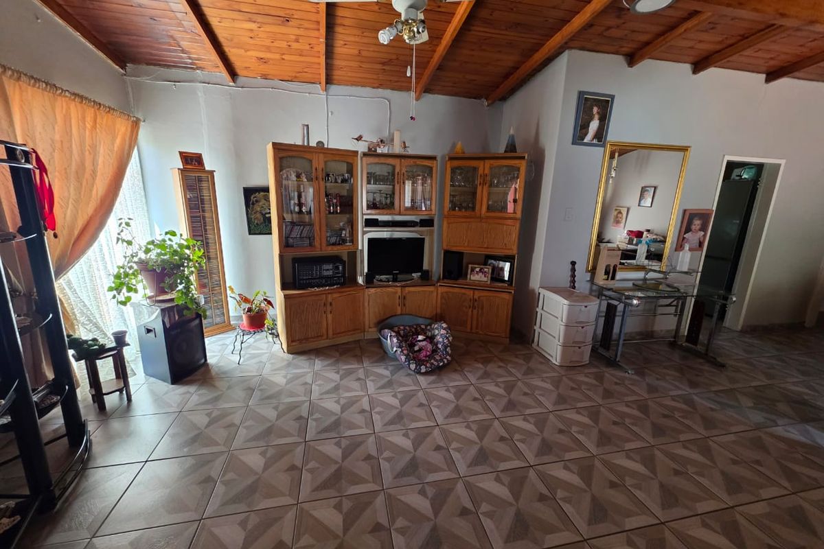 Beautiful House for Sale in Sasolburg – Perfect Business Opportunity! - Photo 2