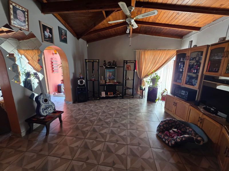 Beautiful House for Sale in Sasolburg – Perfect Business Opportunity! - Photo 5